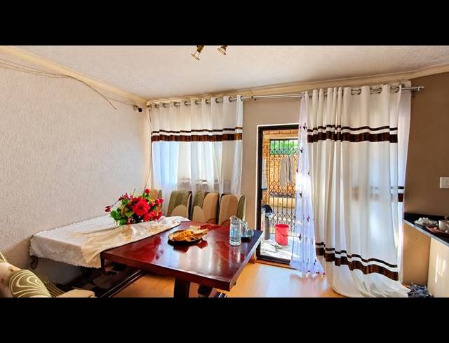 3 BEDROOM APARTMENT FOR SALE IN NEWCASTLE CBD